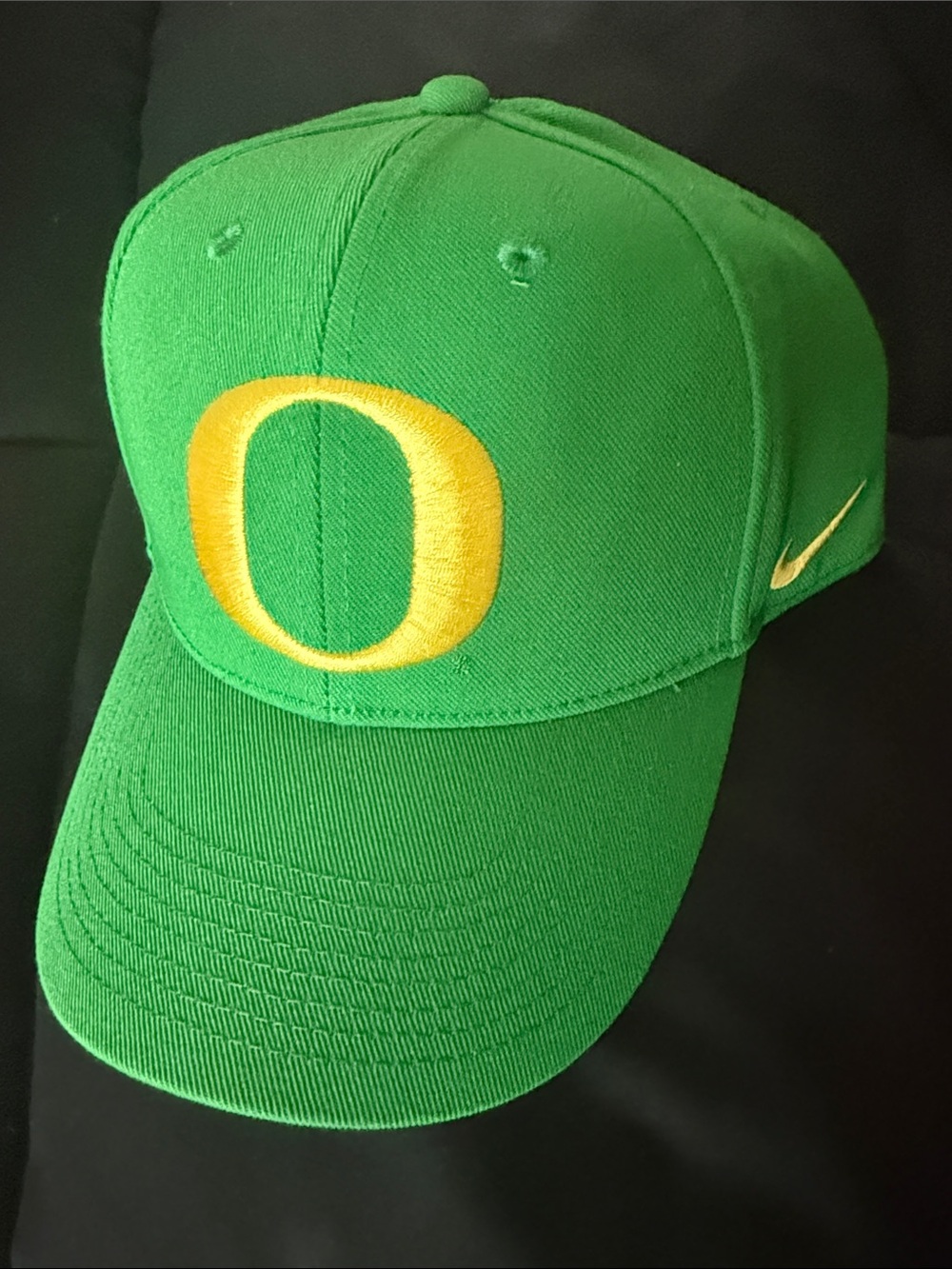 Nike Oregon Ducks Baseball Cap with Yellow Oregon “O” Patch L/XL.